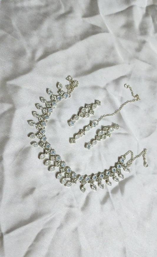 Light Weight Necklace Set Handmade