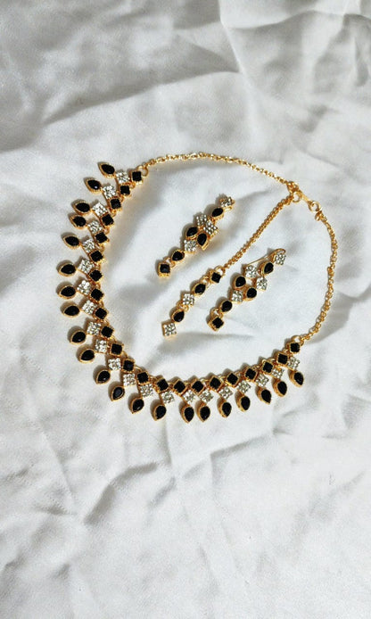 Light Weight Necklace Set Handmade