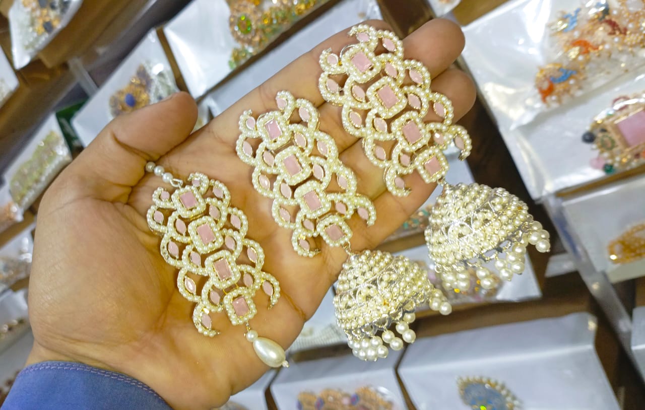 Nauratan Multi Jhumka With Bindi, Gucha Paroi