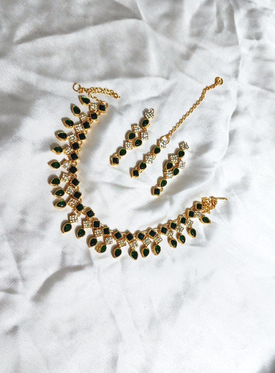 Light Weight Necklace Set Handmade