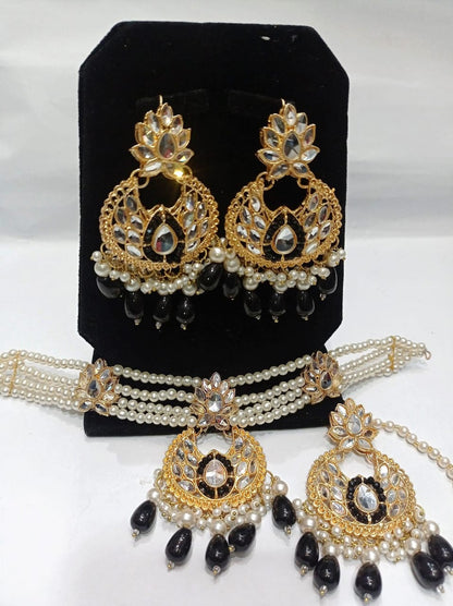 Kundan Choker Set With Earrings Bindi