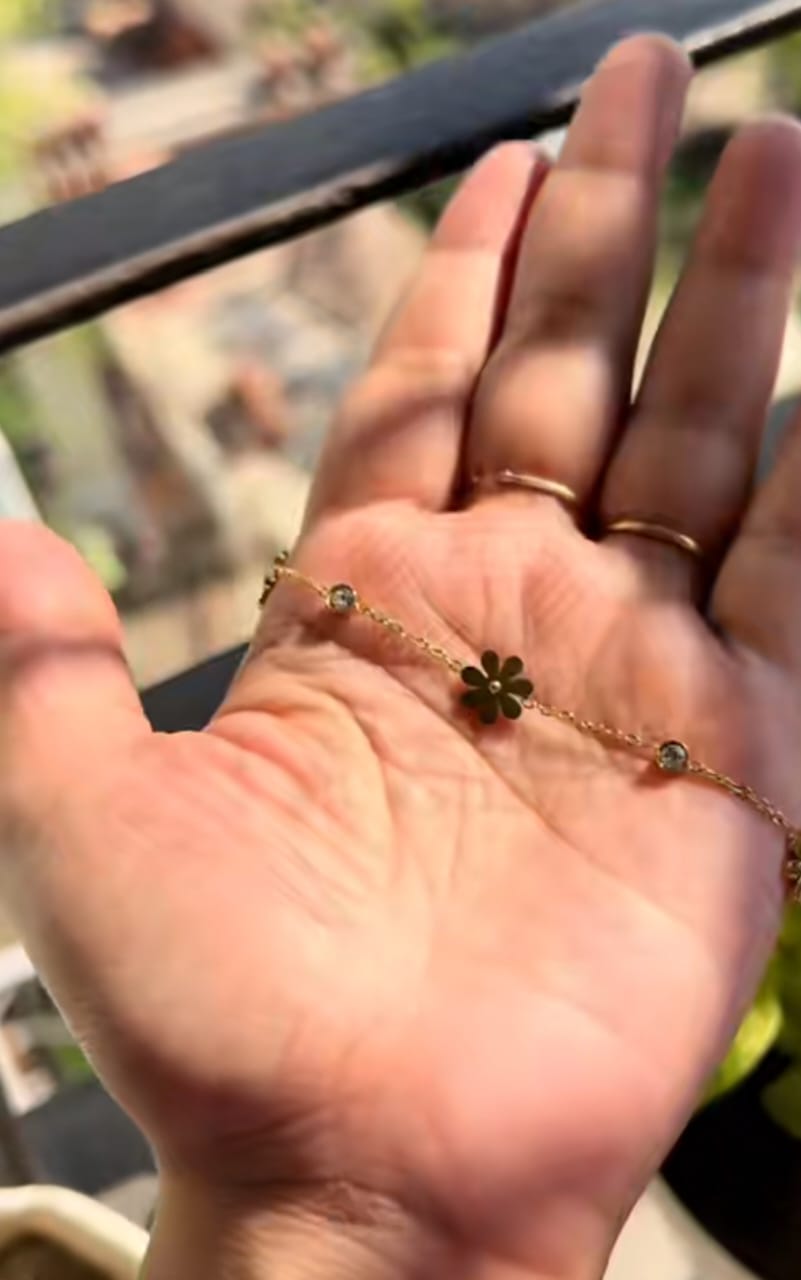 Stainless Steel Daisy Leaf Bracelet