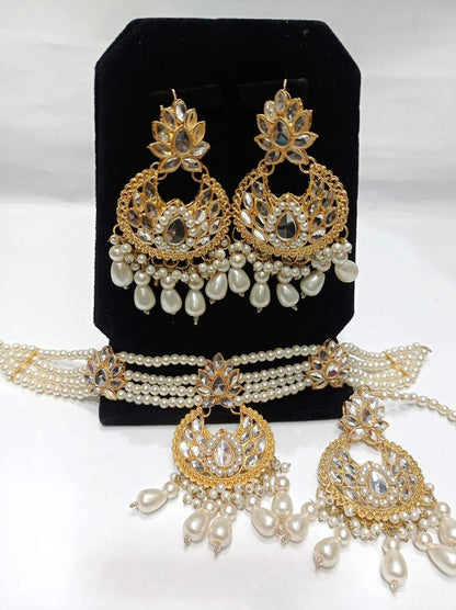 Kundan Choker Set With Earrings Bindi