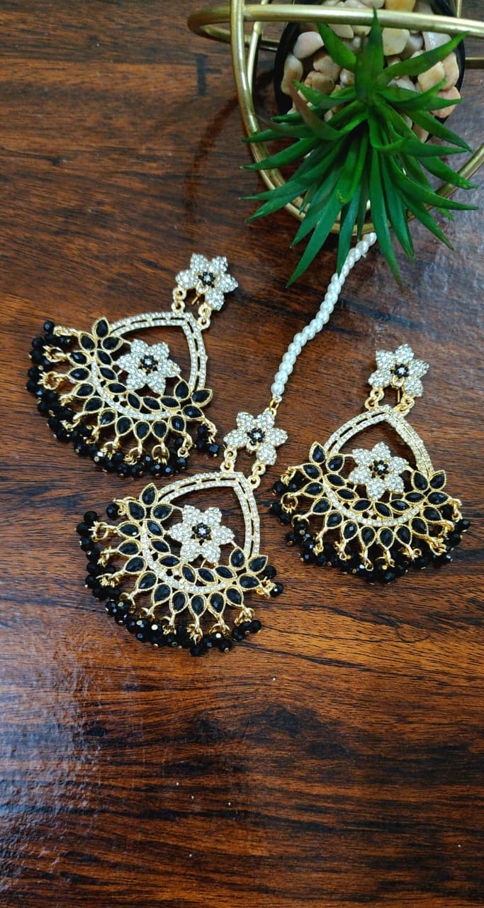 Beautiful Handmade Bindi Earrings Set